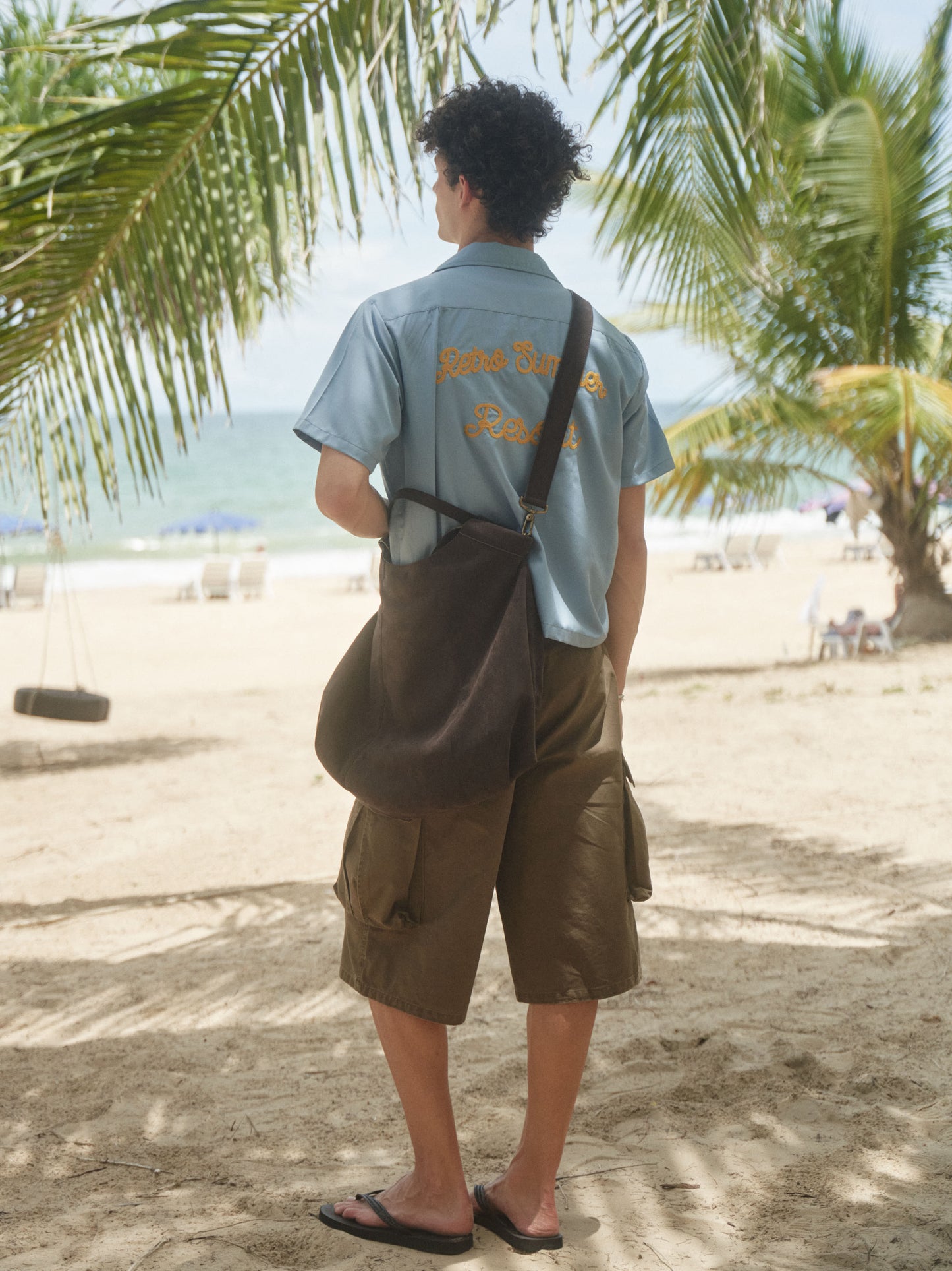 Retro21 R21 Dark brown three-dimensional pleated single-shoulder shell-shaped wandering bag, suede bag