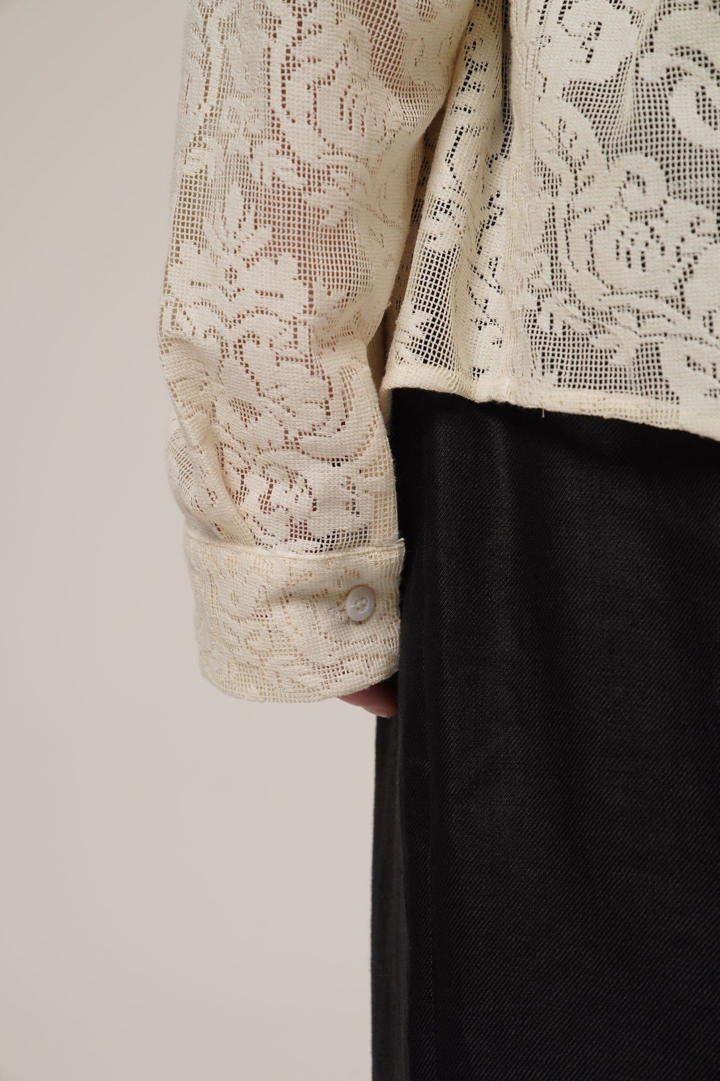 Retro 21 R21 Custom openwork pattern beige long-sleeved shirt