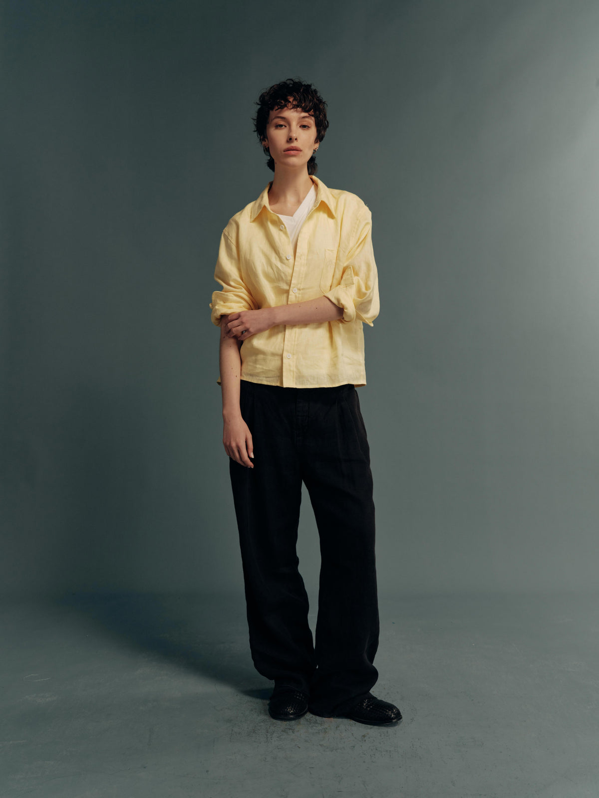 100% French Linen Relaxed Lightweight Cropped Collared Shirt