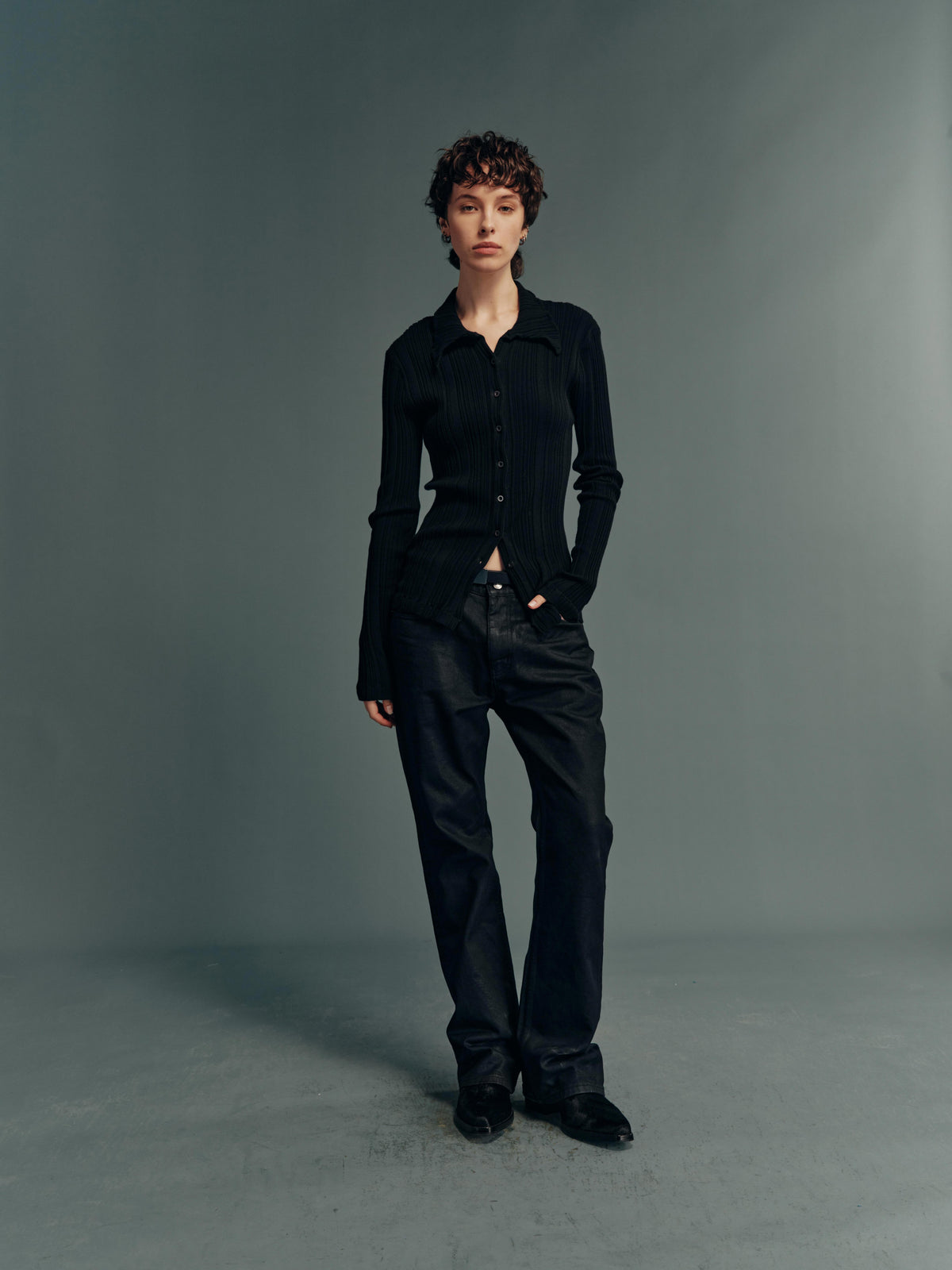 Stretch Ribbed Slim-Fit Button-Front Knit Long-Sleeve Shirt