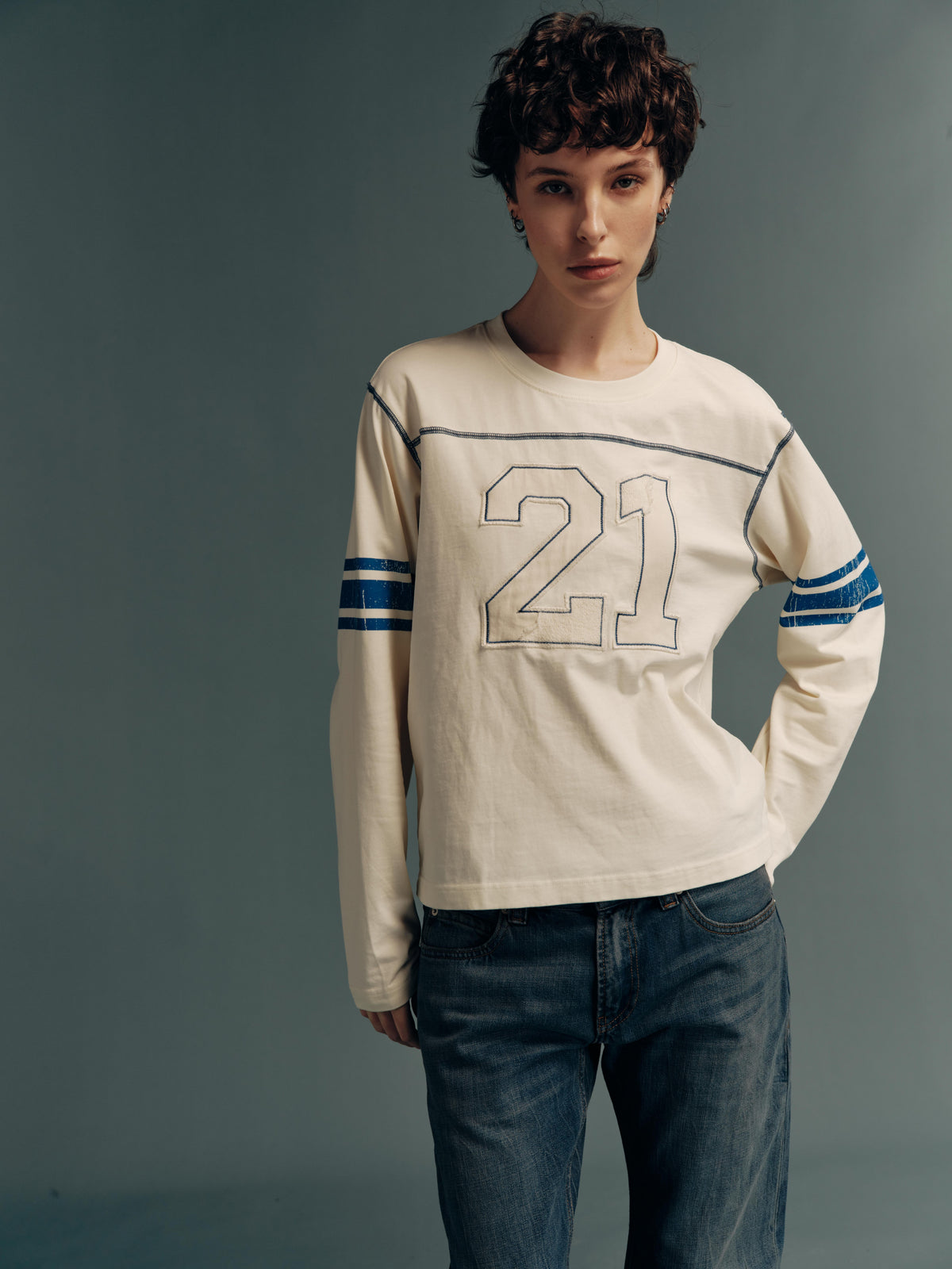 Garment-Washed Cotton Brushed-Finish Long-Sleeve T-Shirt with Appliqué Embroidery and “21” Print, Relaxed Fit