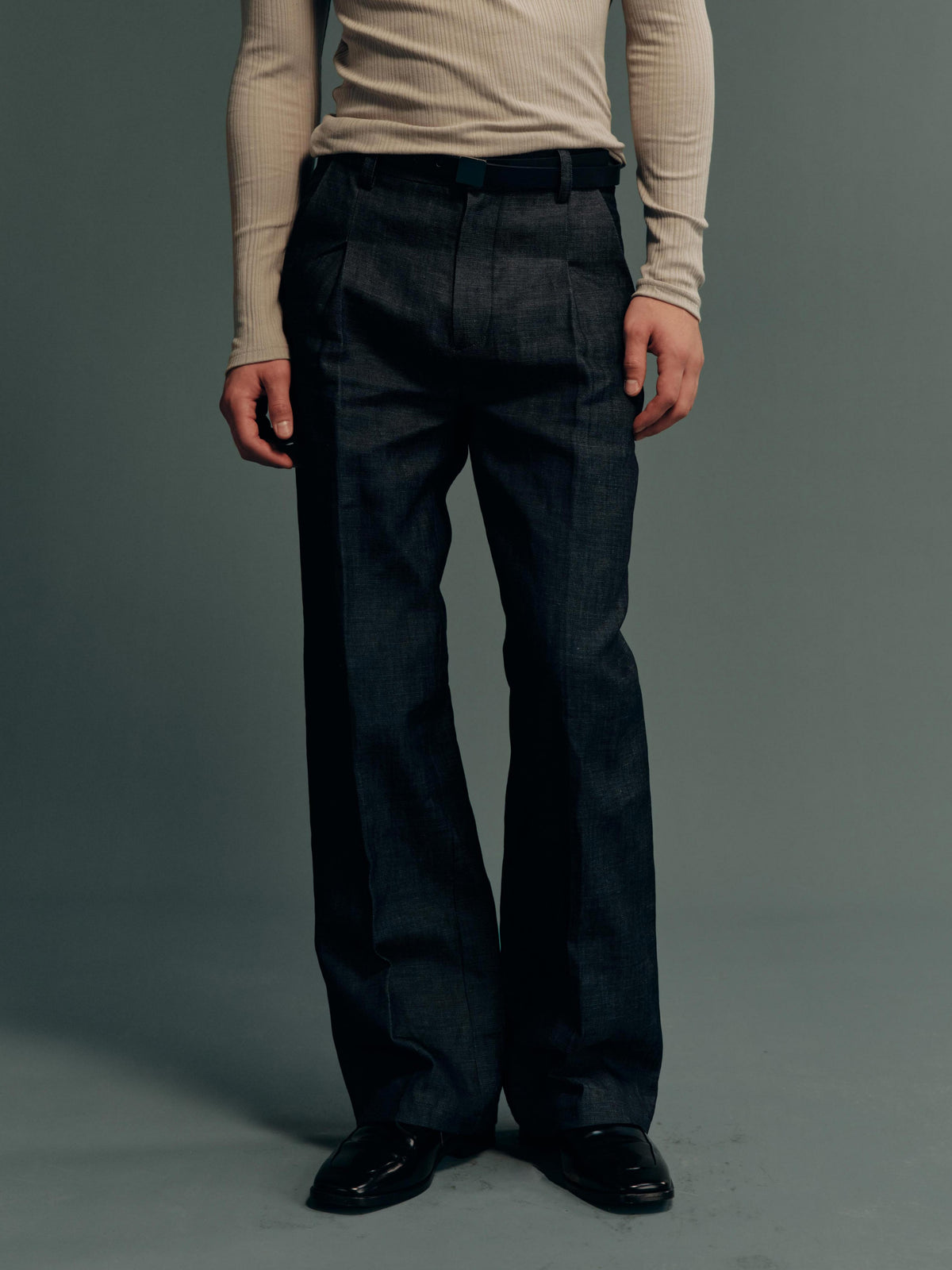 Raw Cotton-Linen Single-Pleat Straight-Leg Trousers with Permanent Crease