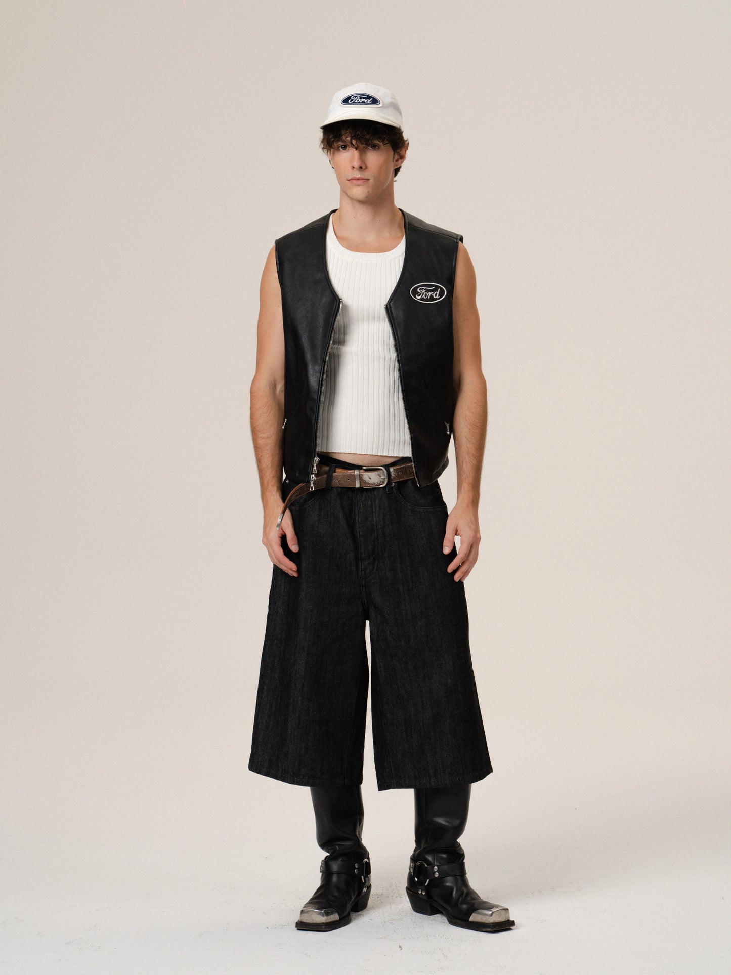 Retro21 R21 Custom red-rimmed black loose denim capri shorts