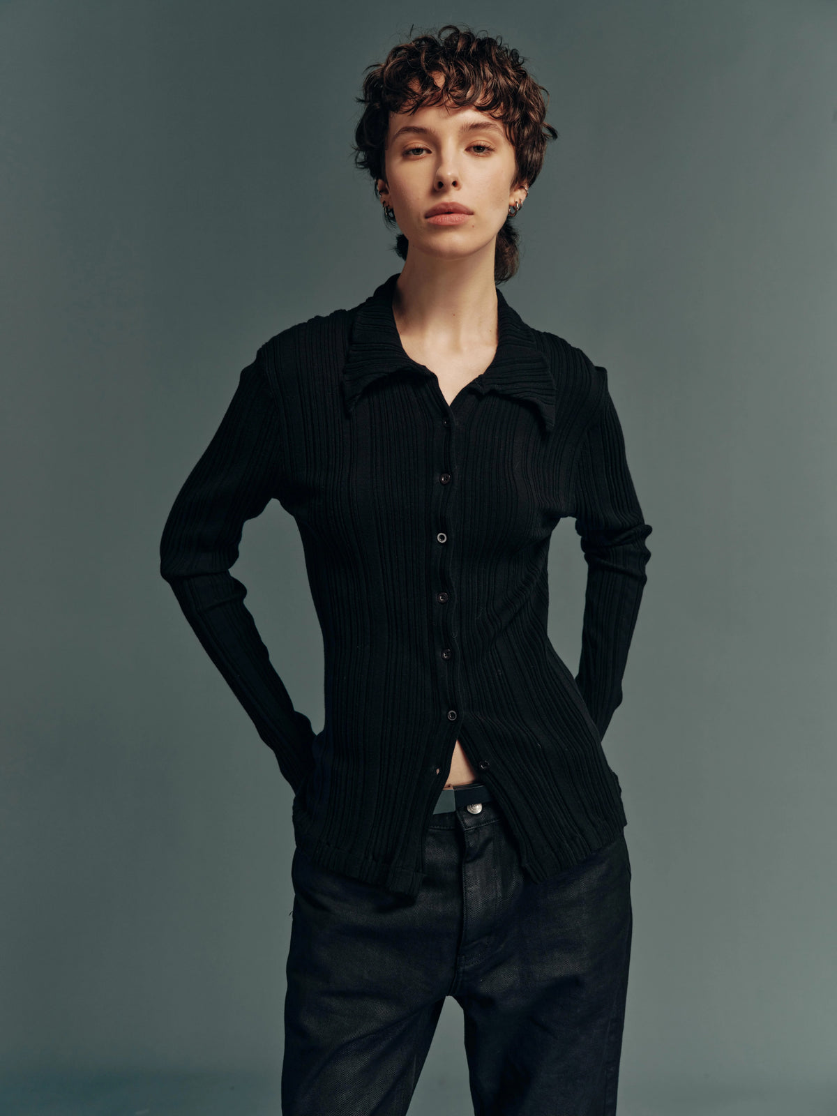 Stretch Ribbed Slim-Fit Button-Front Knit Long-Sleeve Shirt